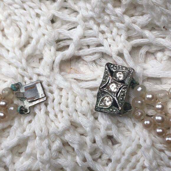 Vintage Faux Pearl Bib Scalloped Beaded Necklace - Picture 10 of 10